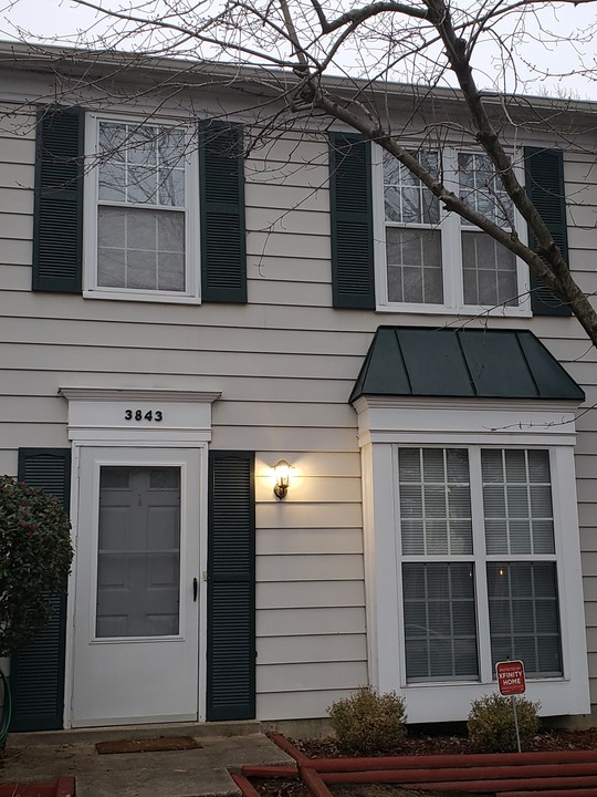 3843 Kearnys Inn Pl in Waldorf, MD - Building Photo