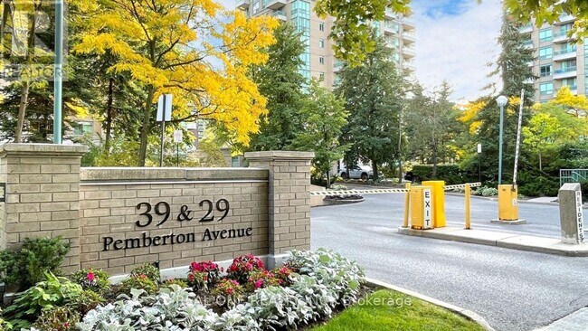 29 Pemberton Ave in Toronto, ON - Building Photo - Building Photo