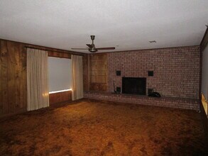 1103 E Barnard St in Glennville, GA - Foto de edificio - Building Photo
