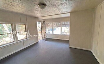 218 73rd St N in Birmingham, AL - Foto de edificio - Building Photo