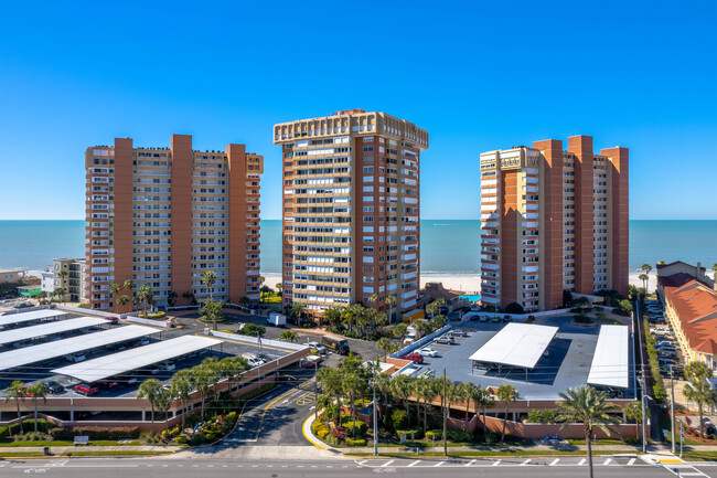 Redington Towers in Redington Shores, FL - Building Photo - Building Photo