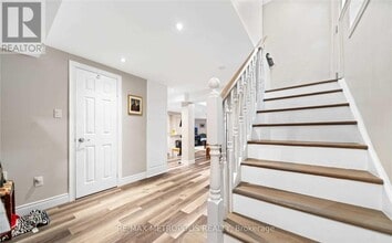 214 Stonemanor Ave in Whitby, ON - Building Photo - Building Photo