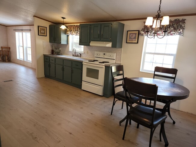 25 Blueberry Ln in Dresden, ME - Foto de edificio - Building Photo