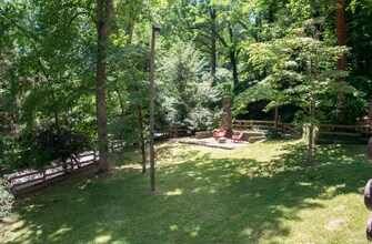 117 Lake Dr in Laurel Park, NC - Building Photo - Building Photo