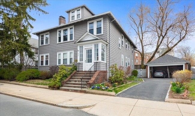 property at 256 S Huntington Ave