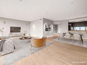 1 Miranova Pl in Columbus, OH - Building Photo - Building Photo