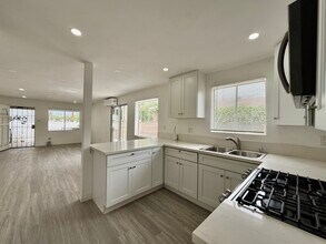 3128 E 1st St, Unit 2 in Los Angeles, CA - Building Photo - Building Photo
