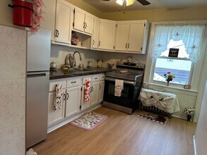 269 N 1st Ave, Unit B in Manville, NJ - Building Photo - Building Photo