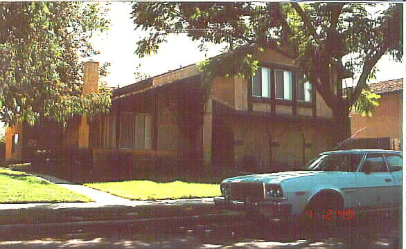 1544 E Fairfield Ct in Ontario, CA - Foto de edificio