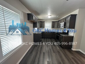 2617 N Lyon Blvd in Oklahoma City, OK - Foto de edificio - Building Photo