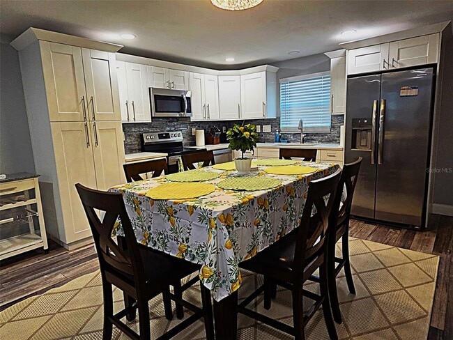 5105 Tangerine Ave S in Gulfport, FL - Building Photo - Building Photo