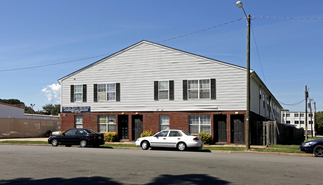 Bel Aire Apartments in Norfolk, VA - Building Photo - Building Photo