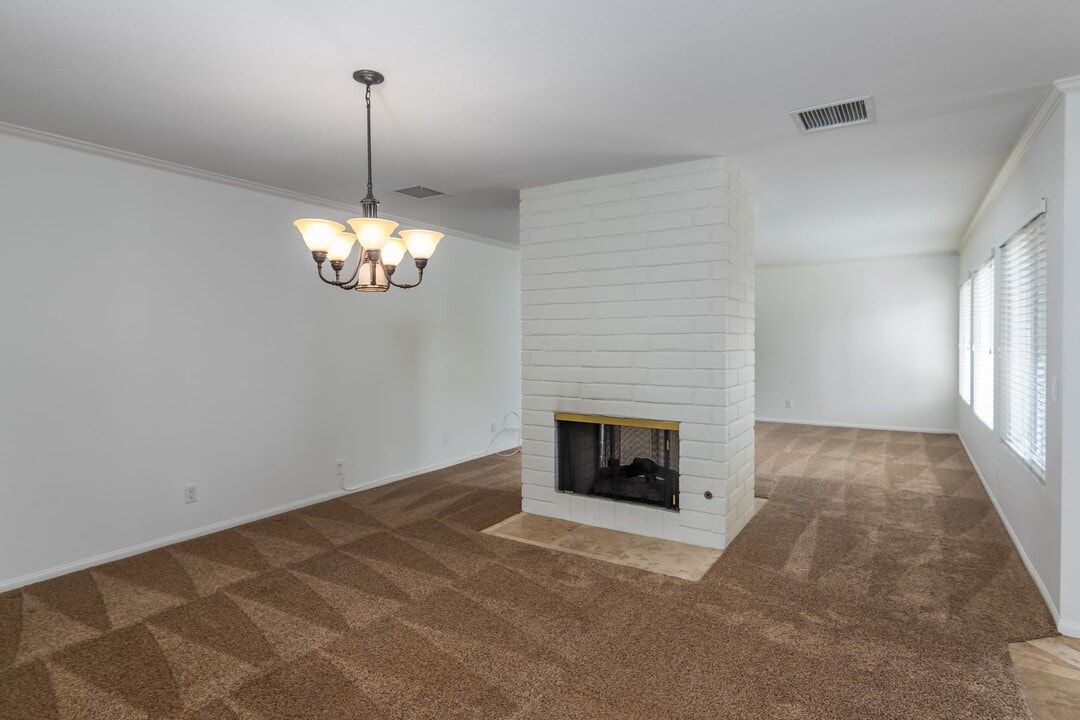 2228 Crespi Ln in Westlake Village, CA - Building Photo