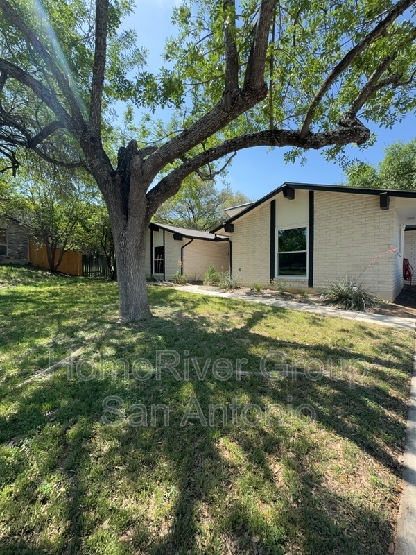 6106 Royal Sun St