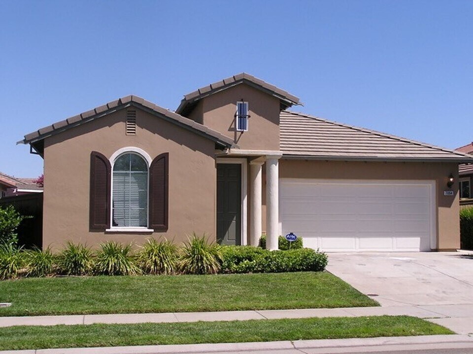 7064 Kelmscott Ln in Roseville, CA - Building Photo