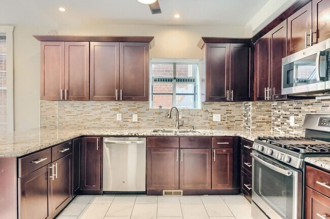 2345 Franklin St in Denver, CO - Building Photo - Building Photo