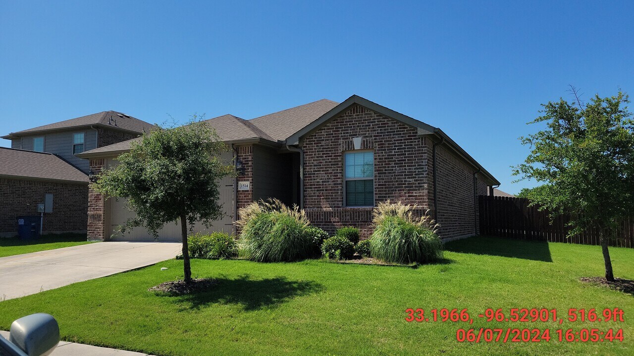 1514 Hill Top Ct., Unit Hill Top in Princeton, TX - Building Photo