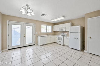 10550 W Via Del Sol in Peoria, AZ - Building Photo - Building Photo