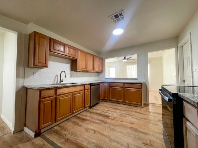 209 W 2nd St in Owasso, OK - Building Photo - Building Photo