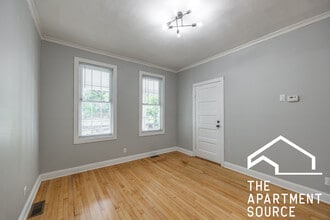 3716 W Cortland St, Unit 1A in Chicago, IL - Building Photo - Building Photo