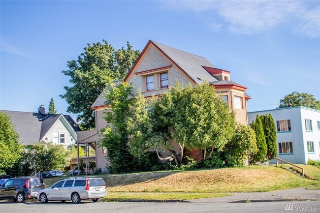1319 N 4th St, Unit #4 in Tacoma, WA - Building Photo - Building Photo