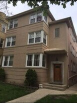 2640 W Greenleaf Ave, Unit 2640 WW. Greenleaf apt 3 in Chicago, IL - Building Photo