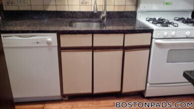 58 Queensberry St, Unit G2 in Boston, MA - Building Photo - Building Photo