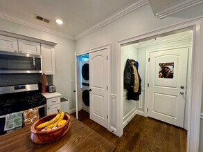 9 Cornwall St, Unit 2 in Boston, MA - Building Photo - Building Photo