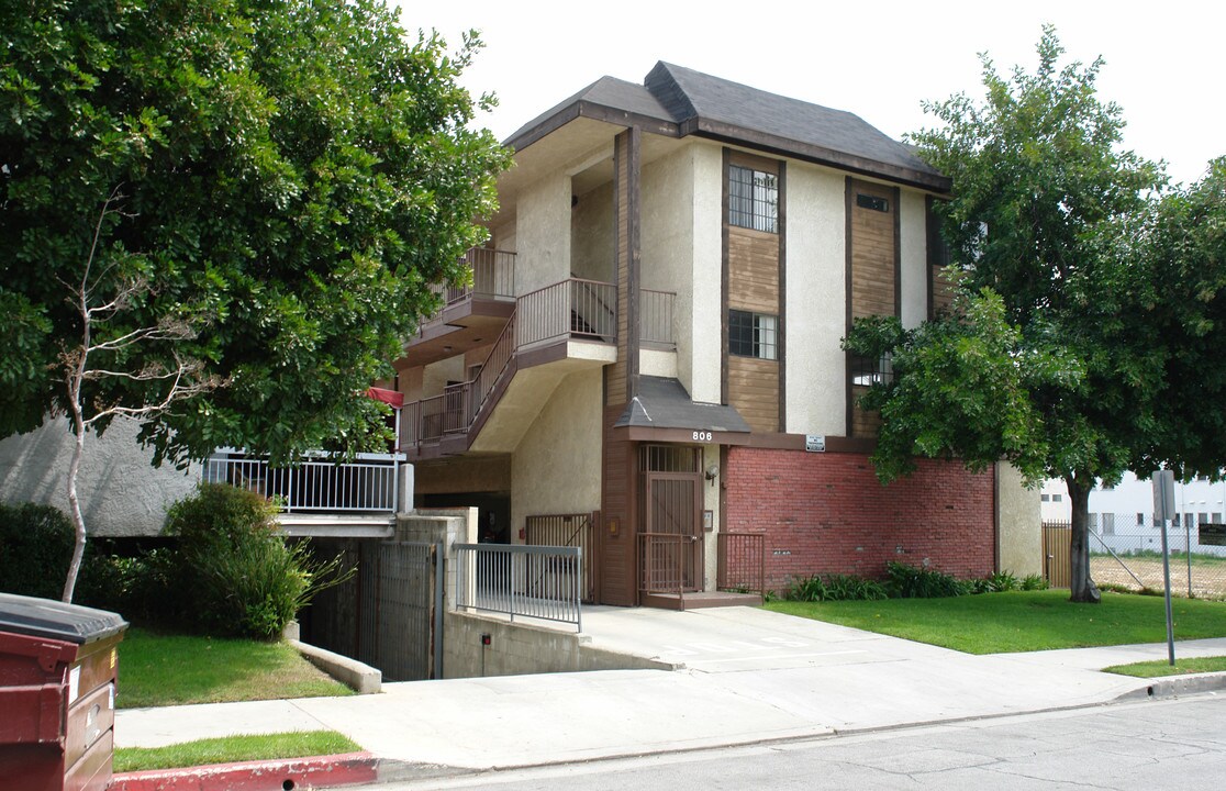 806 S Maryland Ave in Glendale, CA - Building Photo