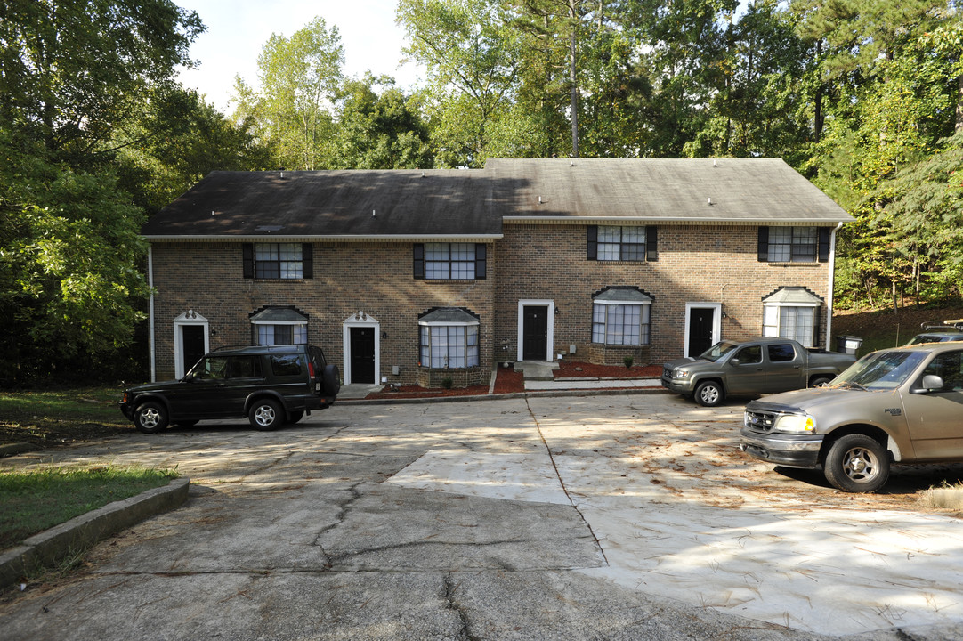 956 Amberly Dr in Norcross, GA - Building Photo