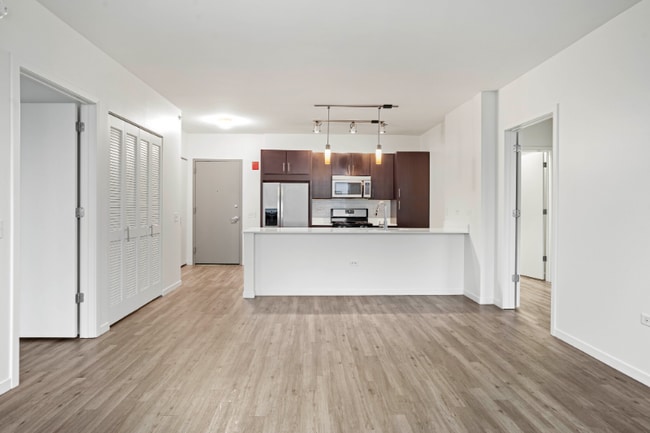 3733 N Halsted St in Chicago, IL - Building Photo - Building Photo