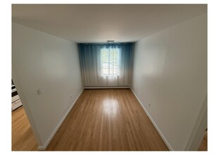 55 Cedar St in Valhalla, NY - Foto de edificio - Building Photo