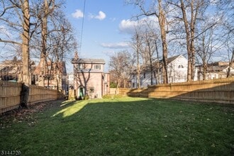 17 Hill St in Morristown, NJ - Building Photo - Building Photo