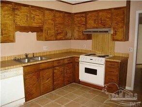 205 McClure Dr in Gulf Breeze, FL - Building Photo - Building Photo
