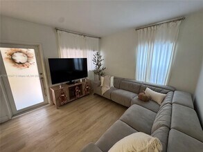 13926 SW 65th Terrace in Miami, FL - Building Photo - Building Photo