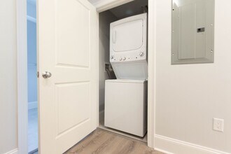 120 Kenrick St in Boston, MA - Building Photo - Building Photo