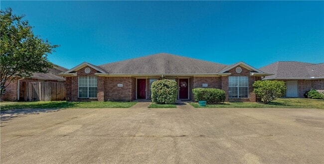 1005 Crepe Myrtle Ct