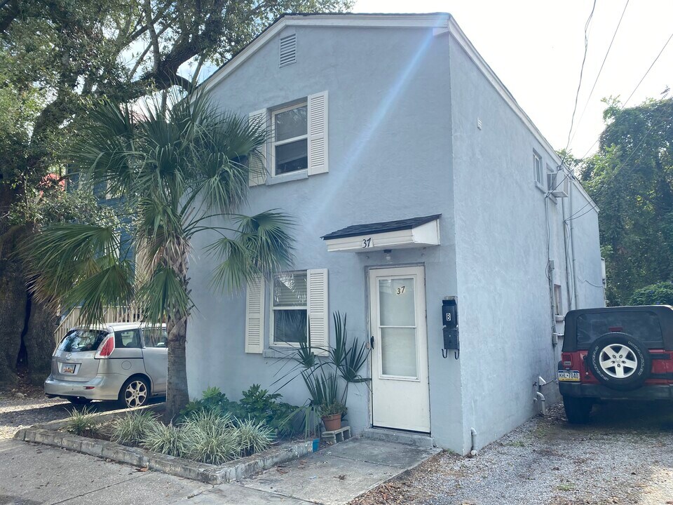 37 Ashton St in Charleston, SC - Building Photo