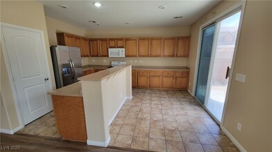 6057 Sierra Lakes St in North Las Vegas, NV - Building Photo - Building Photo