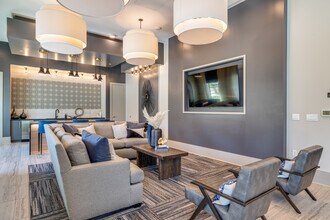 Alta 99th in Phoenix, AZ - Foto de edificio - Interior Photo