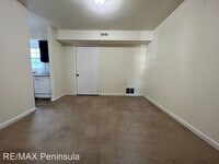 411 Savage Dr photo'