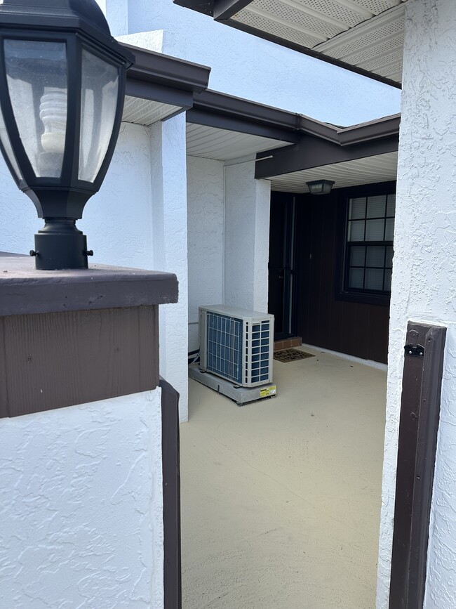 255 Paradise Blvd in Indialantic, FL - Building Photo - Building Photo
