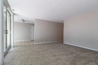 6006 Forest View Rd in Lisle, IL - Building Photo - Building Photo