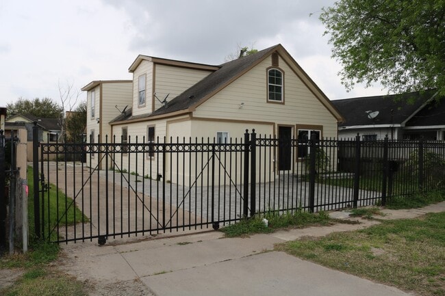 property at 911 Wooding St
