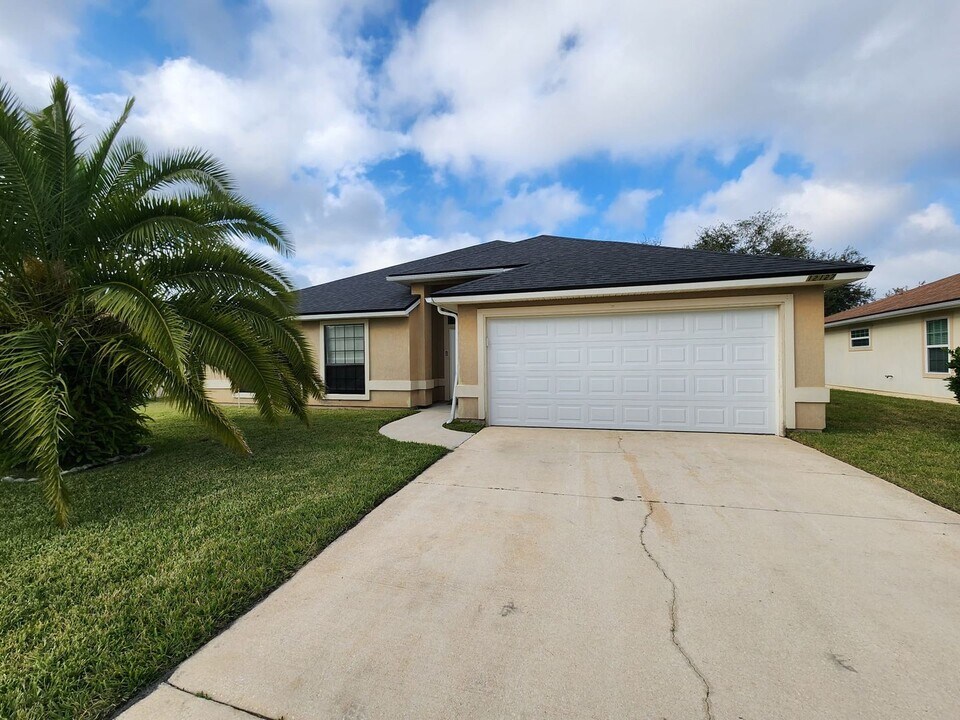 12127 Sunchase Dr in Jacksonville, FL - Building Photo