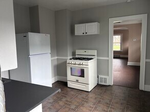 9501 Rosewood Ave in Cleveland, OH - Foto de edificio - Building Photo