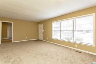 805 Tampa Ln NE in Birmingham, AL - Foto de edificio - Building Photo