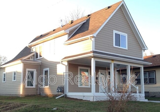 property at 2211 Queen Ave N