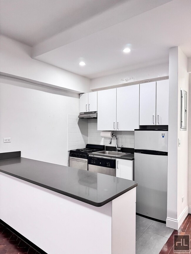 WEST 73 STREET in New York, NY - Foto de edificio - Building Photo