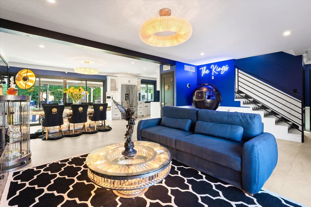 8543 E Valley Vista Dr in Scottsdale, AZ - Building Photo